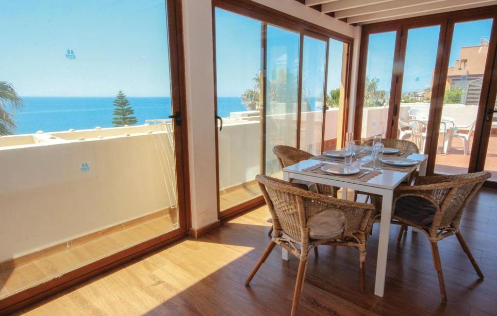 Penthouse On The Beachfront エステポナ エクステリア 写真
