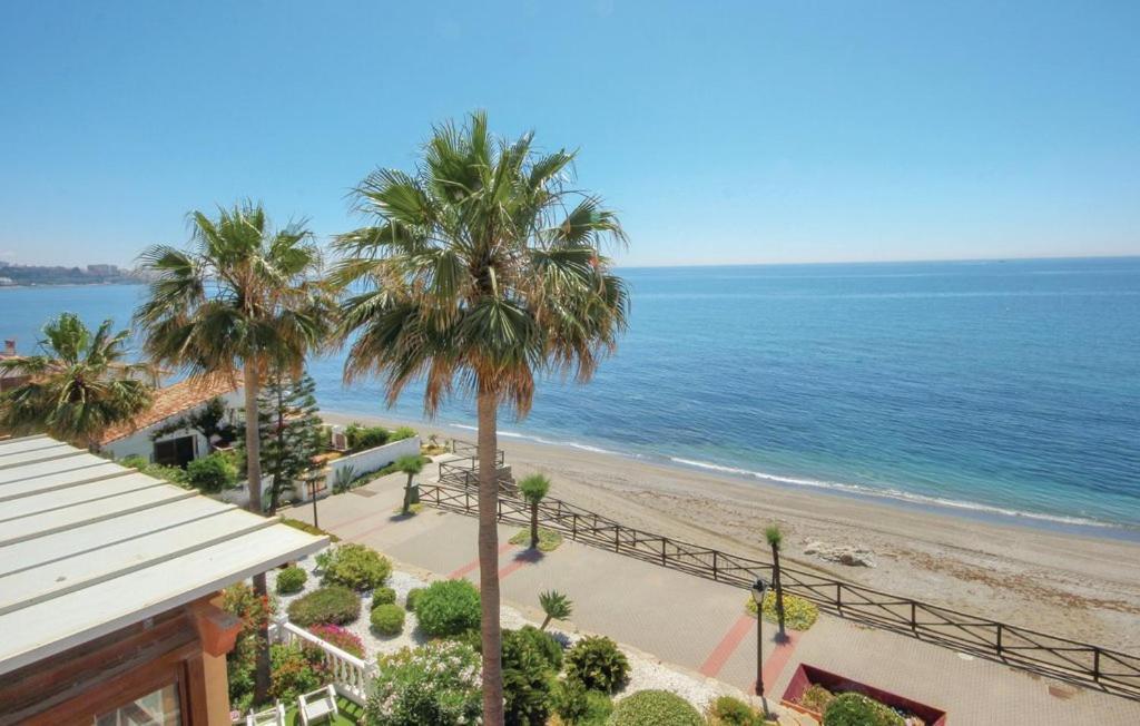 Penthouse On The Beachfront エステポナ エクステリア 写真